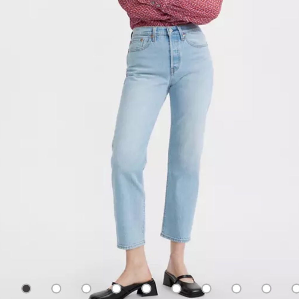 Levi’s wedgie ankle jeans- light wash